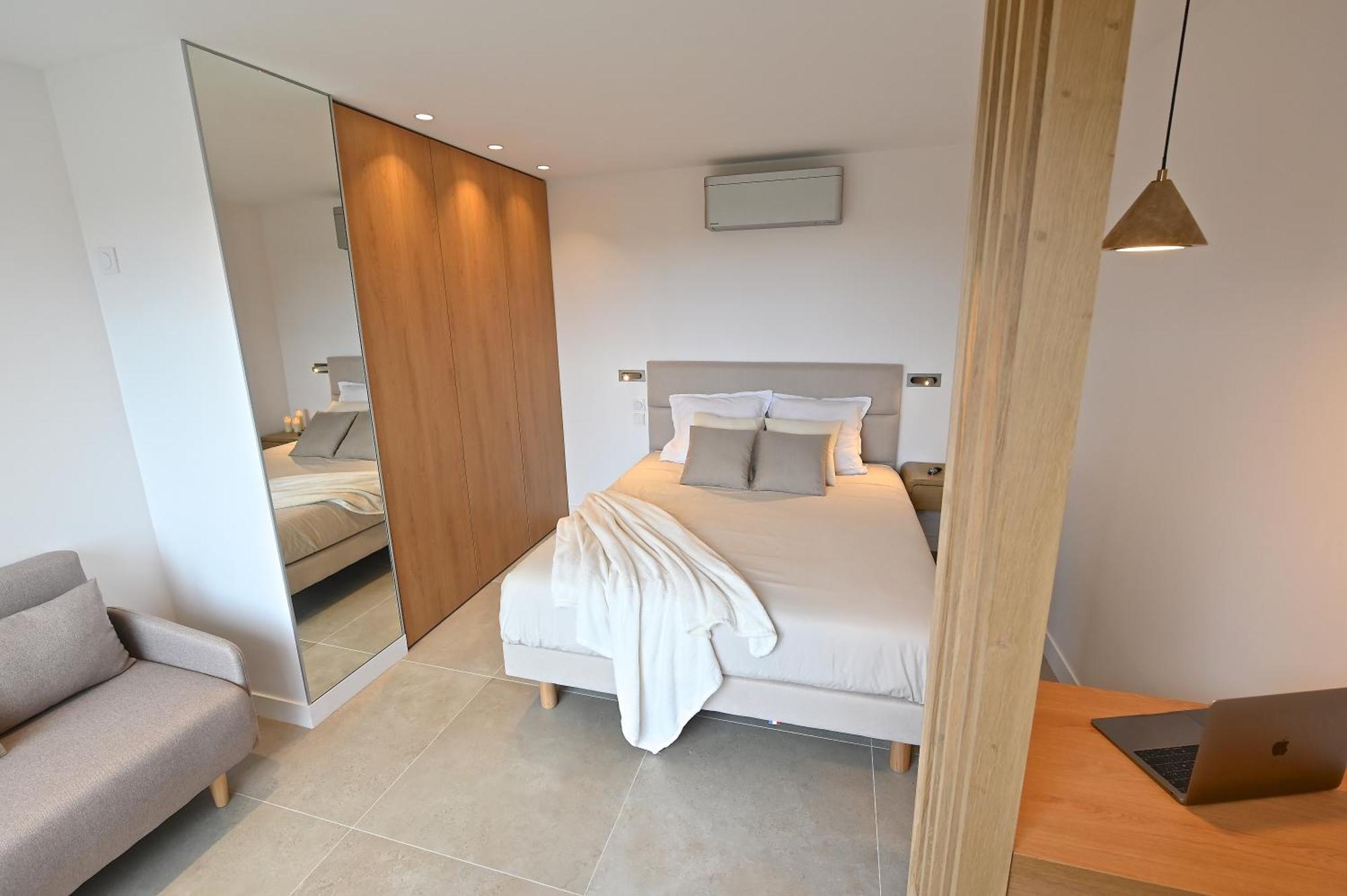 Appartement Luxe Vue Mer Et Collines Avec Piscine Mandelieu Exteriör bild